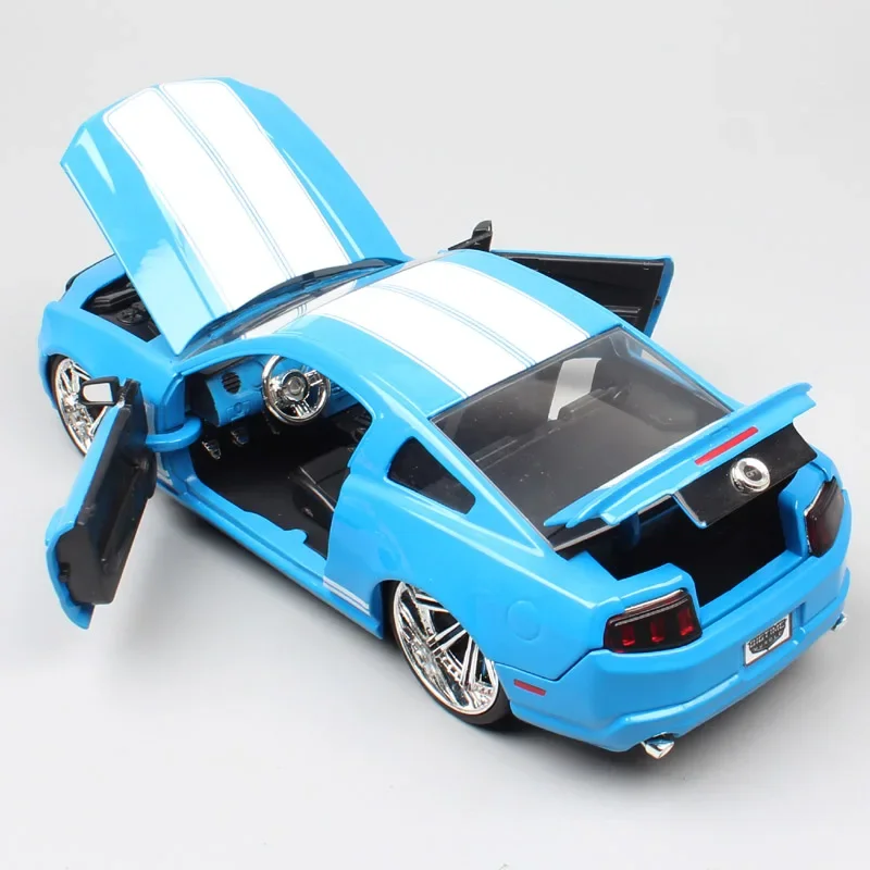 Jada 1:24 2010 Ford Mustang GT muscle sports car Simulation Diecast Car Metal Alloy Model Car Toy for Kids Gift Collection J277