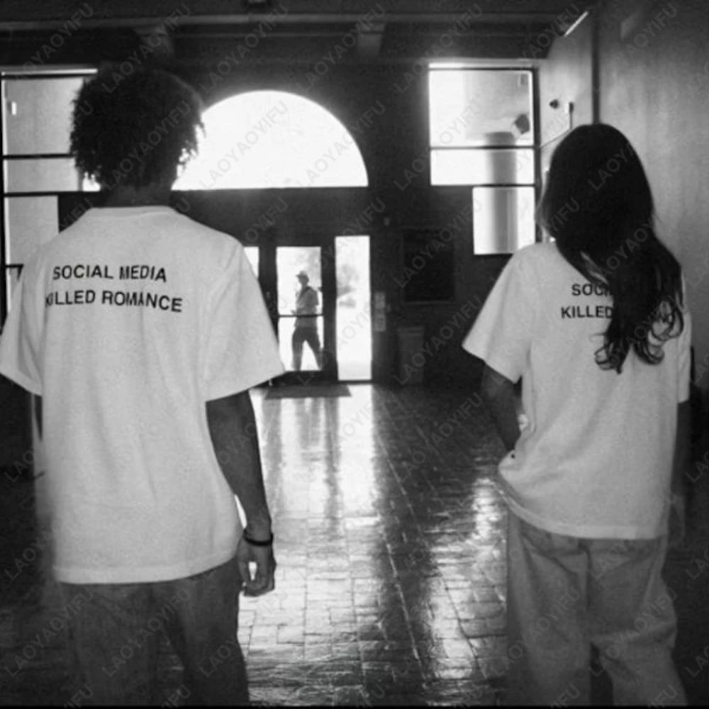 Social Media Killed Romance Simple Letters Woman Man Graphic T Shirts Summer Breathable High Quality Cotton T-shirt Short-sleev