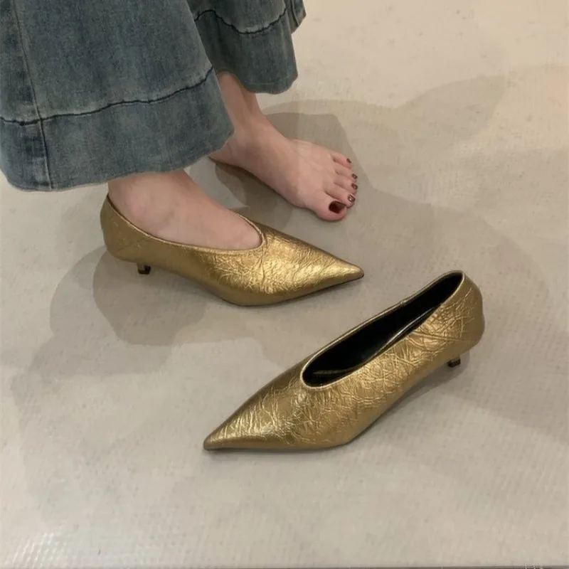 2025 herbst Neue Pendler Wind Flache Ferse Flacher Mund Spitz Einzelnen Schuhe frauen Vielseitige Niedrigen Ferse Arbeit Schuhe
