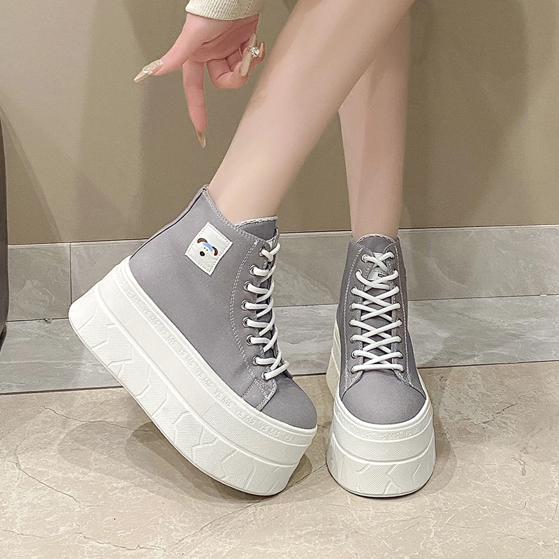 Женские повседневные кроссовки на платформе с мягкой подкладкой, нескользящие, новые, весенние, минималистичный дизайн, для прогулок на улице Женские повседневные кроссовки на платформе с мягкой подкладкой, нескользящие, новые, весенние, минималистичный дизайн, для прогулок на улице