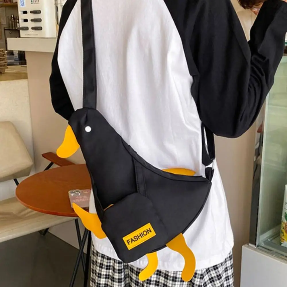 

Прекрасная парусиновая сумка через плечо с забавной уткой, корейский стиль, дизайн меньшинств, сумка через плечо с уткой, новинка, нагрудная сумка с героями мультфильмов для девочек