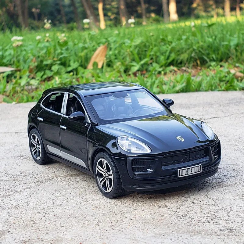 

1:32 Porsches Macan SUV Alloy Car Model Diecasts & Toy Vehicles Metal Miniature Pull Back Sound Light Toy For Childrens Gift