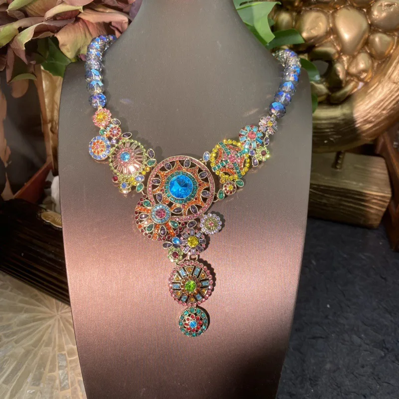 

HD European and American Fashion Trends Vintage Inlaid with Sparkling Rhinestone Czech Diamond Colorful Crystal Necklace