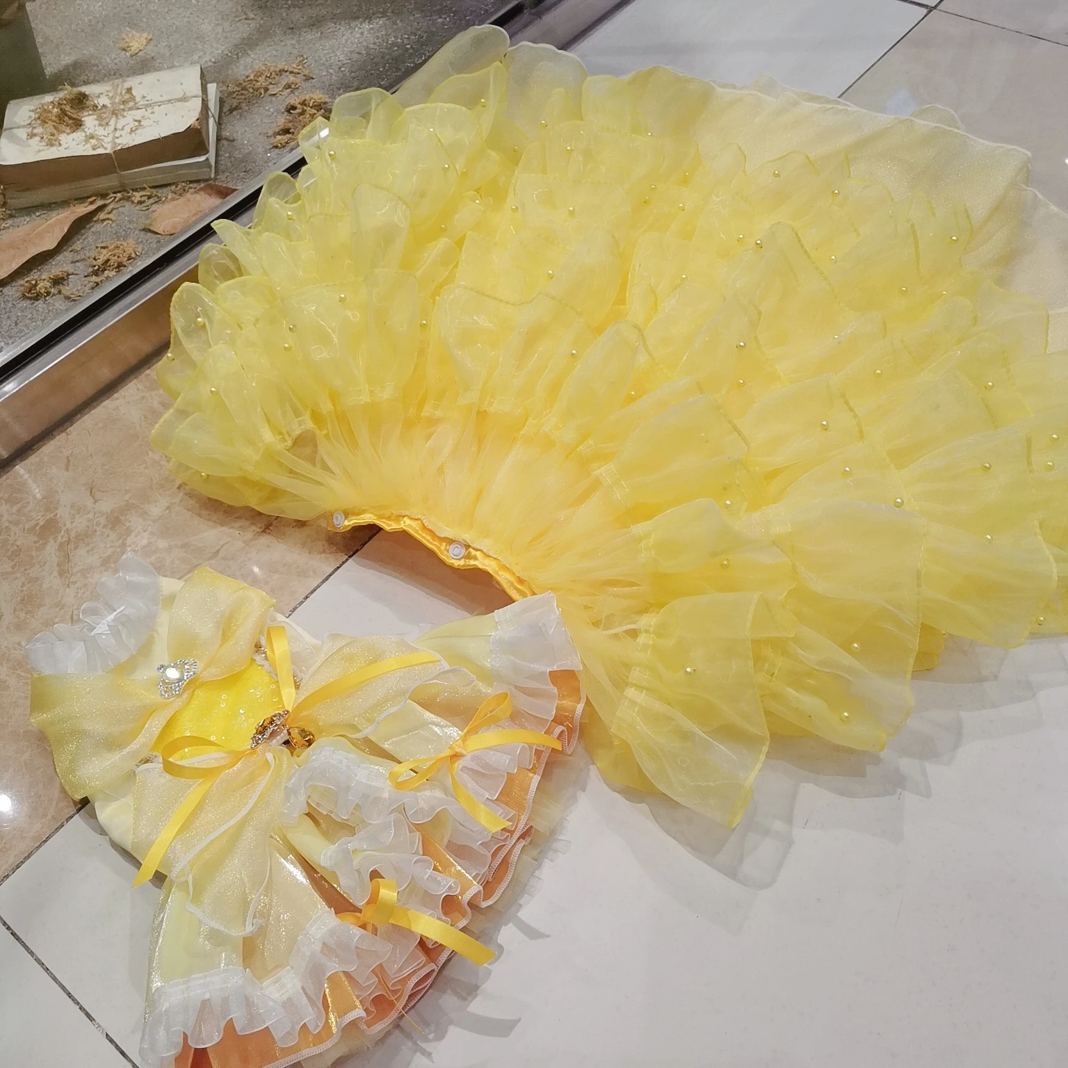 Luxury High-end Party Pet Dog Clothes Fine Crystal Bow Handmade Yellow Lace Long Tail Princess Dress For Small Medium Dog Coats