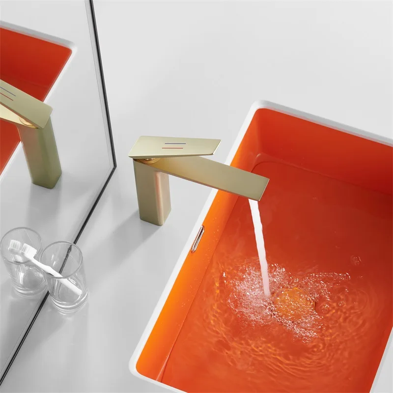 Bathroom Basin Faucet Creative Design White Cold And Hot Solid Copper Basin Faucets Single Lever Sink Metal Tap Brush Gold Black