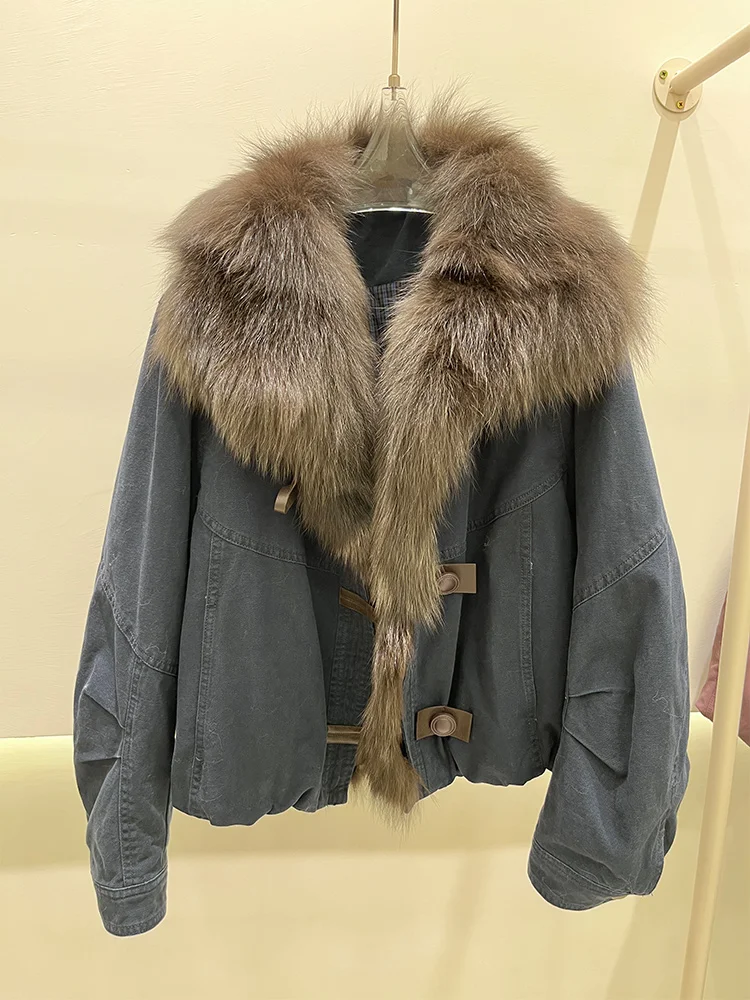 معاطف شتوية للسيدات على الموضة لعام 2025 بياقة من فرو الثعلب الطبيعي سترة أوزة للأسفل معاطف نسائية سترات منتفخة