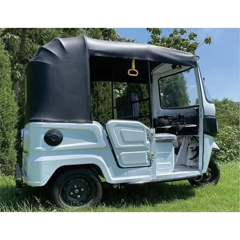 Electric Tuk Tuk Tricycle for 1 Driver 4 Passengers 60km/h Open Body Lithium Battery