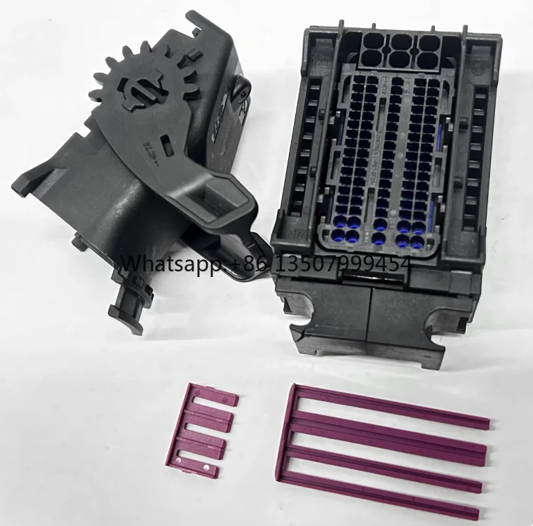 

91pin 1-2208709-1 2208709 Car Wiring Harness Plug Rubber Housing Cover