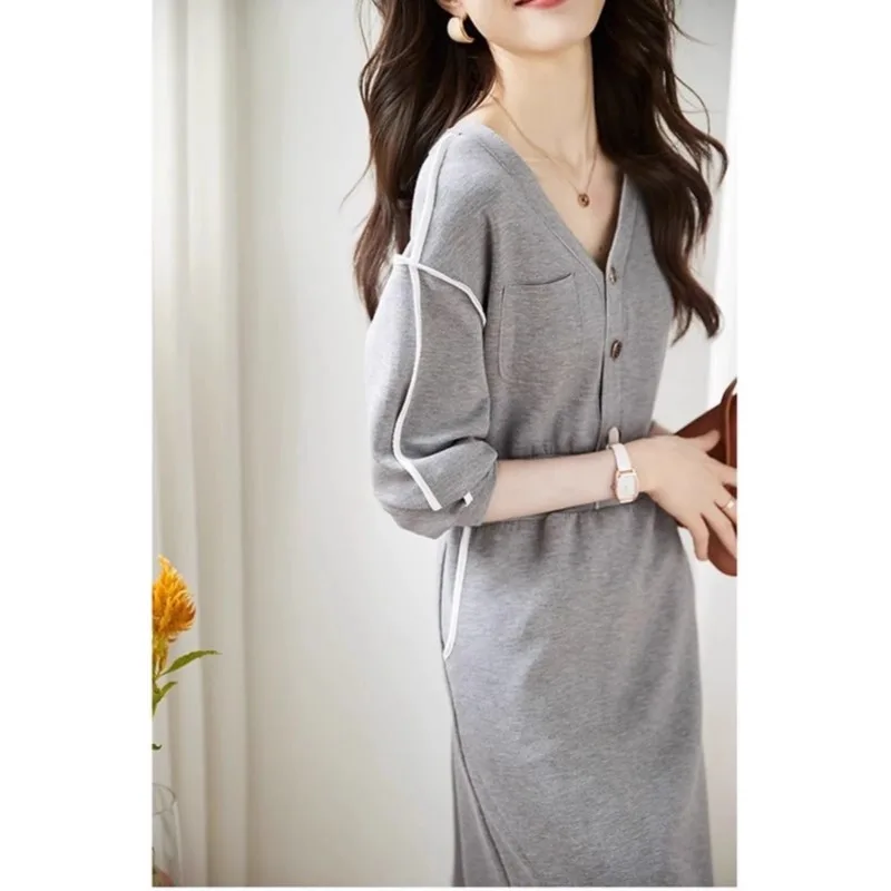 Fashionable versatile dress, age reducing casual mid length style with a slim waist and V-neck, women's autumn and winter styles