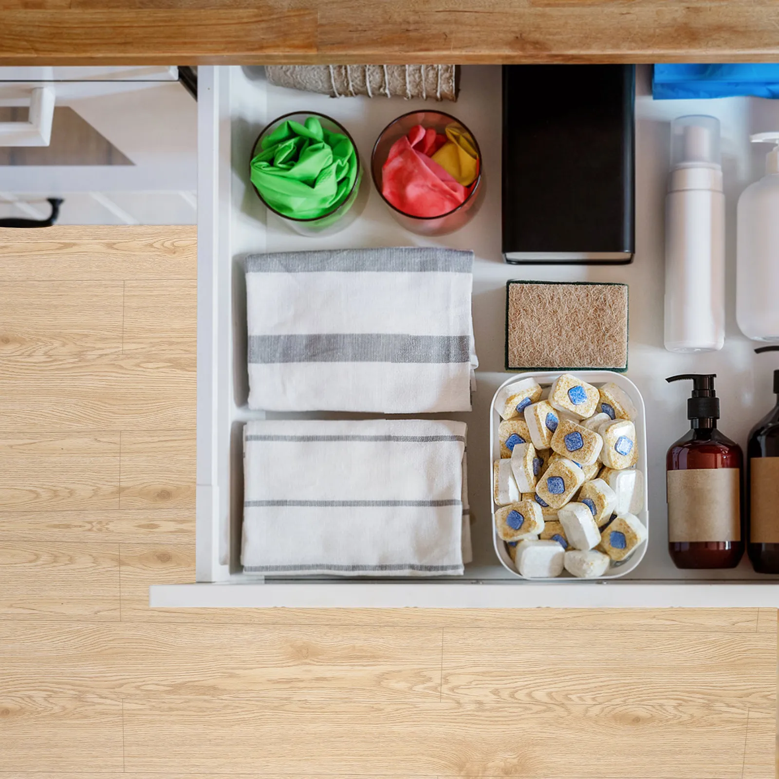 Piastrelle Adesive per Pavimenti 3x0,6m in PVC, Fogli Autoadesivi Resistenti ai Graffi e Impermeabili per Bagno e Camera da Letto