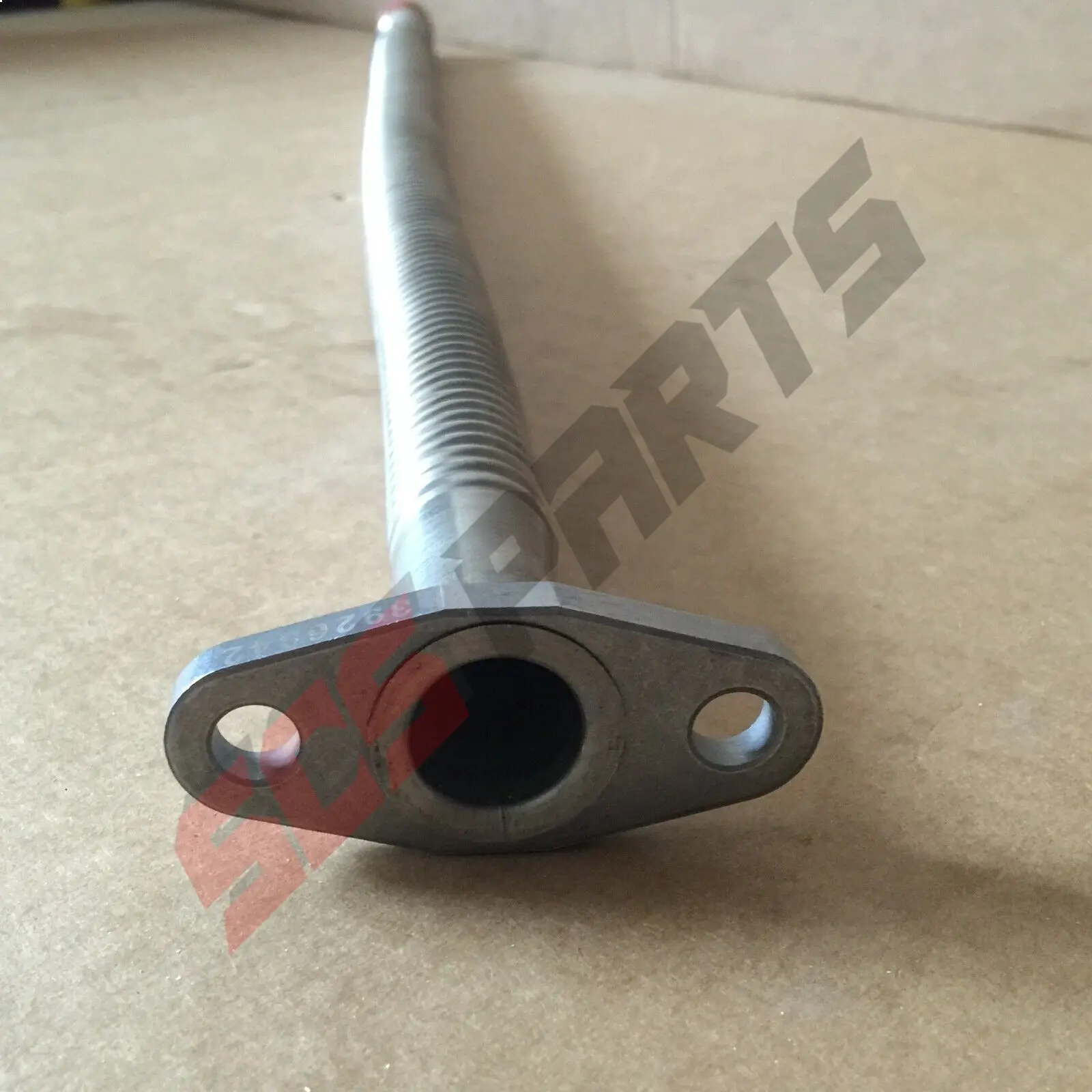 3926842   أنبوب إرجاع زيت الشاحن التربيني مناسب لمحرك دودج كمونز