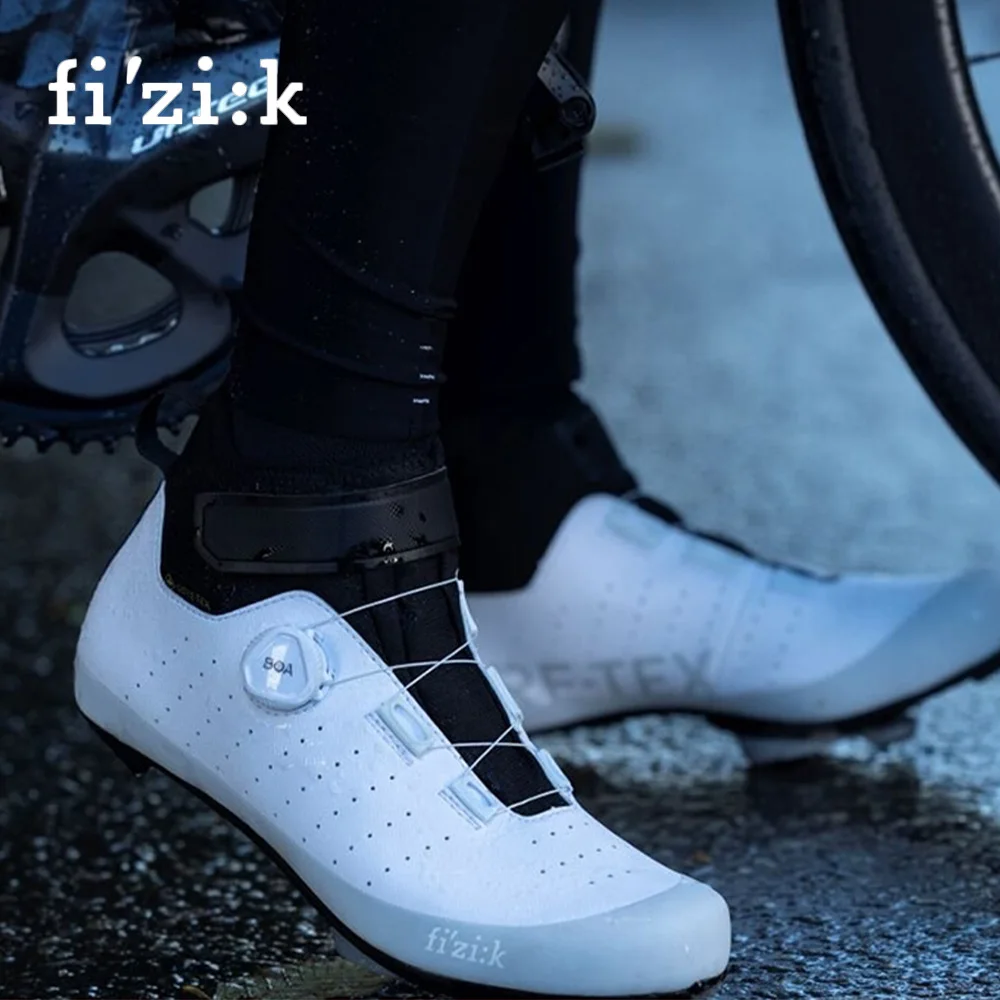 Fizik R5 Winter Cycling Shoes, Waterproof Thermal Road Bike Clipless Shoes with Fleece Lining, Lightweight Comfortable Performan