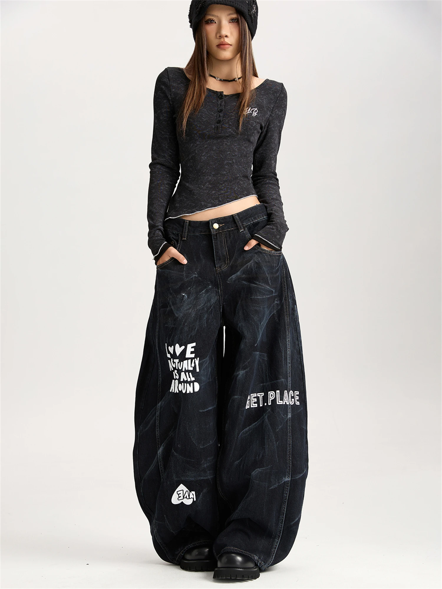 

Women's High Waist Wide Leg Black Jeans White Letter Love Print Distressed Vintage Y2K Streetwear Denim Trousers