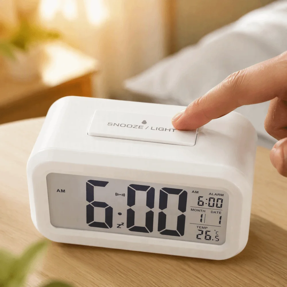 Battery Operated LED Alarm Clock Large LED Display Auto-Dim Display Desk Alarm Clock 12/24H Format Snooze Function