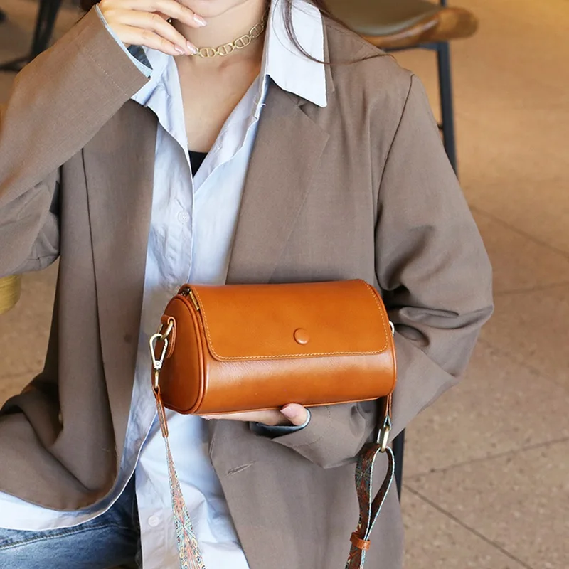 

Women's Cylinder Single Shoulder Oil Wax Cowhide Crossbody Bag