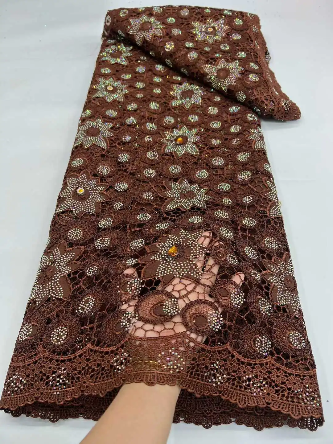 

Новинка 2026: Нигерийские африканские платья из гипюра с вышивкой, кружевные ткани для свадебных торжеств, высококачественное кружевное полотно с камнями