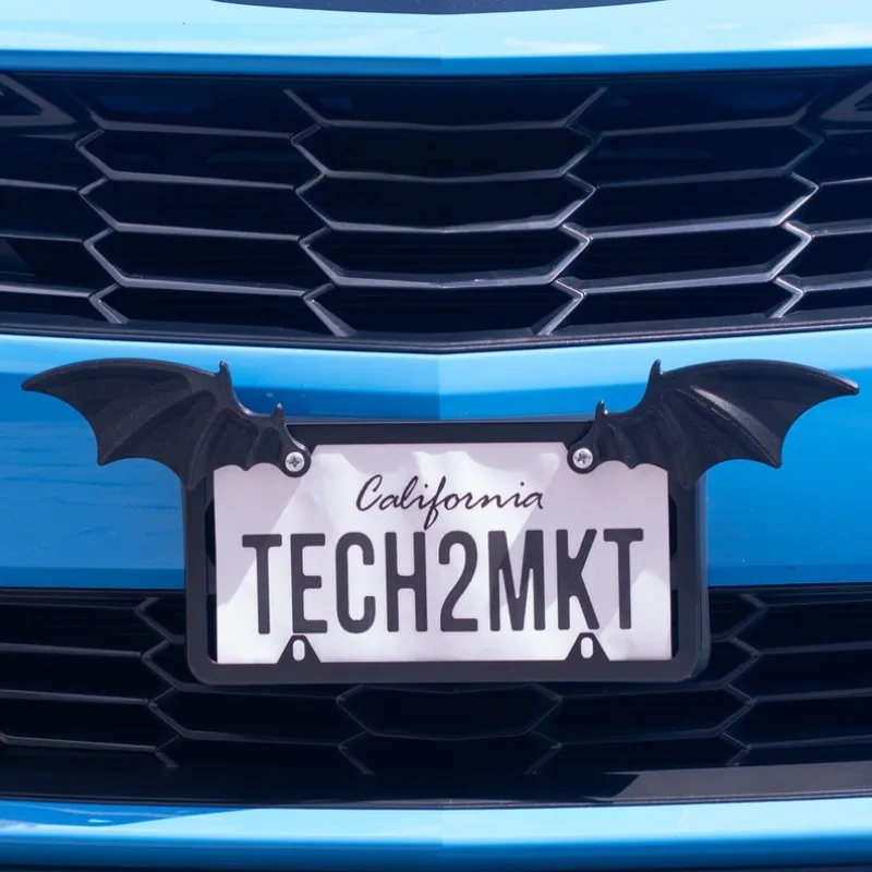 1 pair Stereoscopic printed bat wing license plate frame decoration - versatile Halloween car accessories