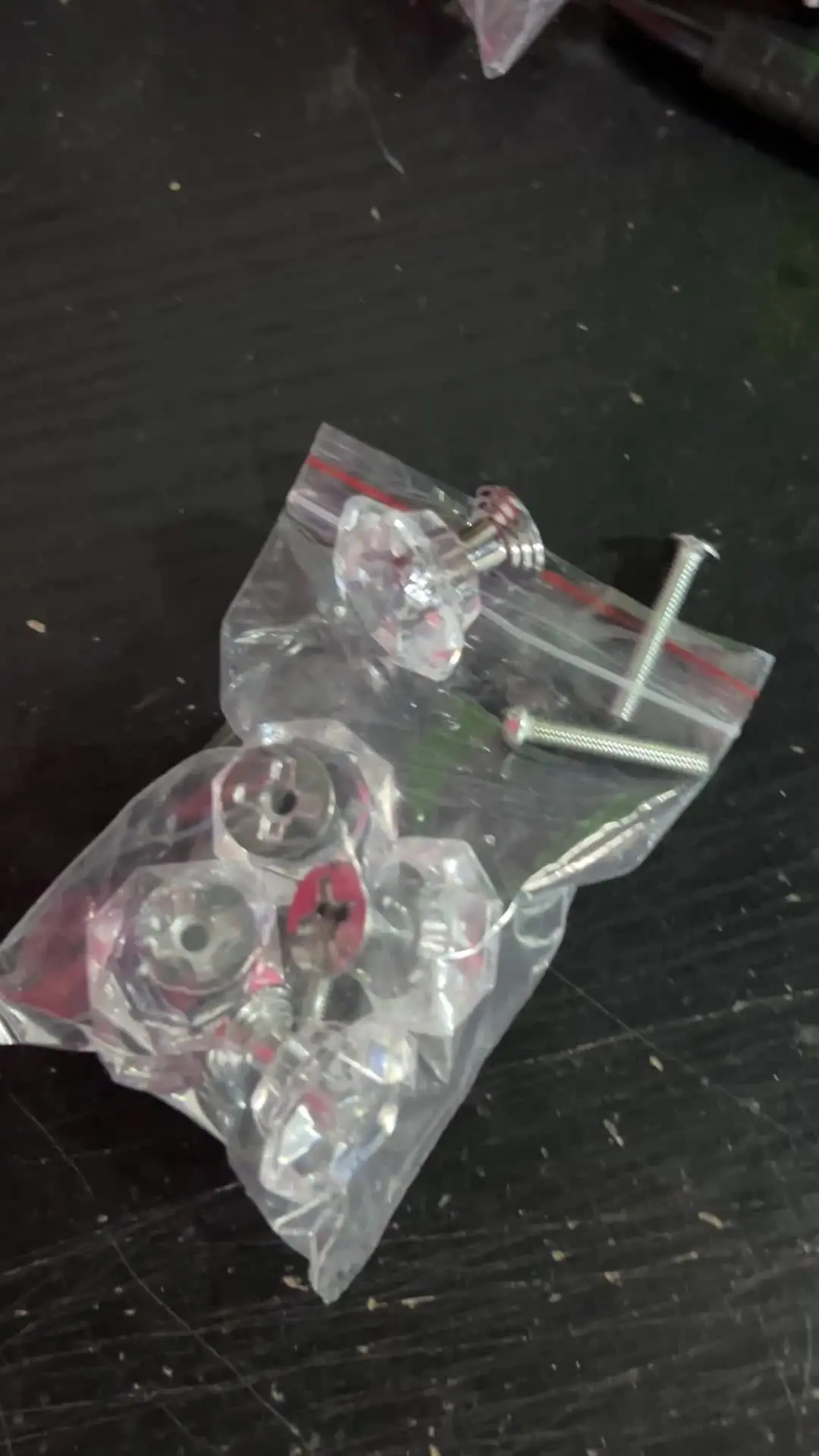 プラスチック 1pc ダイヤモンド形状デザインカラフルなクリスタルプラスチックノブ食器棚引き出しプルドアキッチンキャビネットワードローブハンドル
