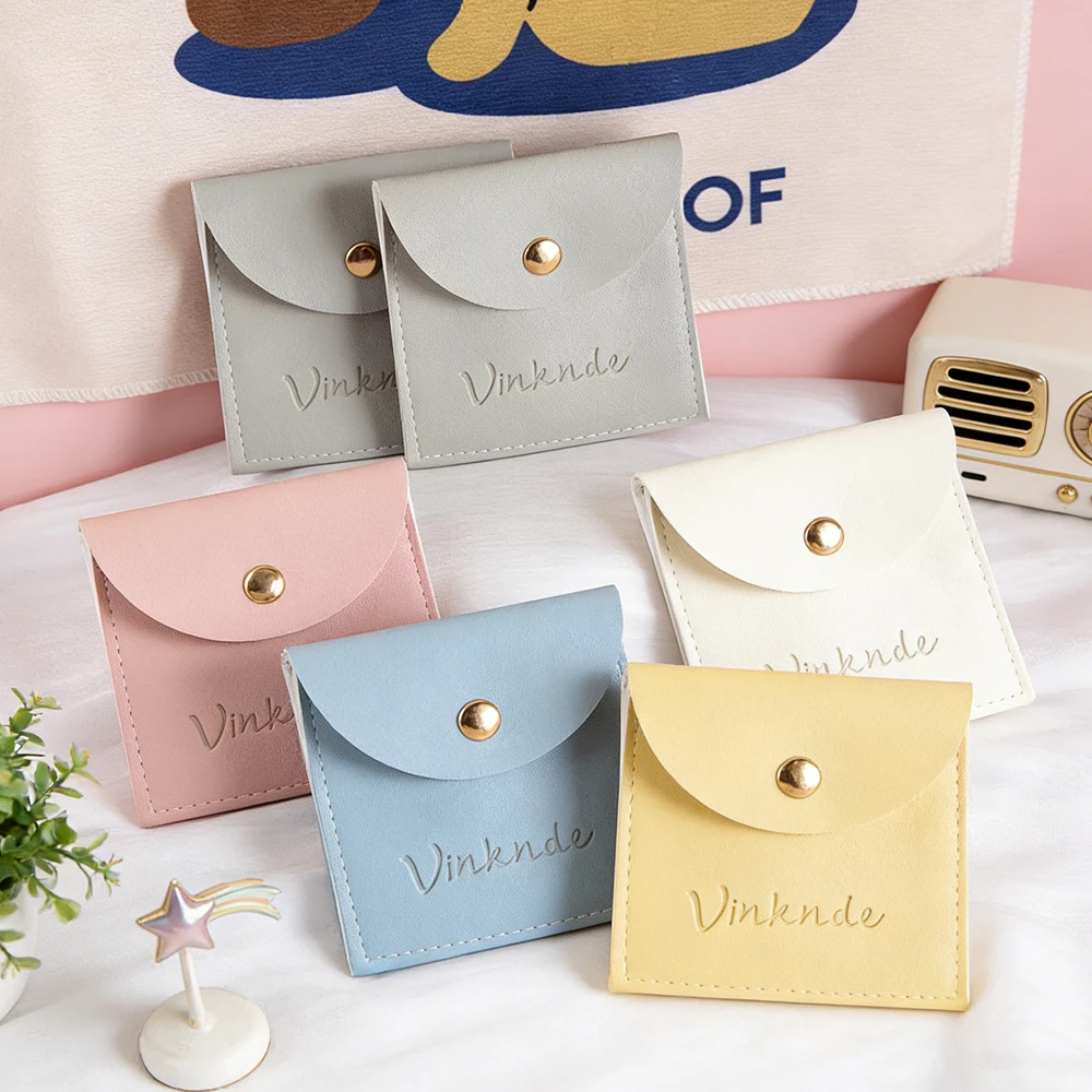

100pcs Personalized Logo 5x5cm Winter Jewelry Leather Snap Bag Mini Jewellery Packaging Button Pouch Boutique Display Pockets