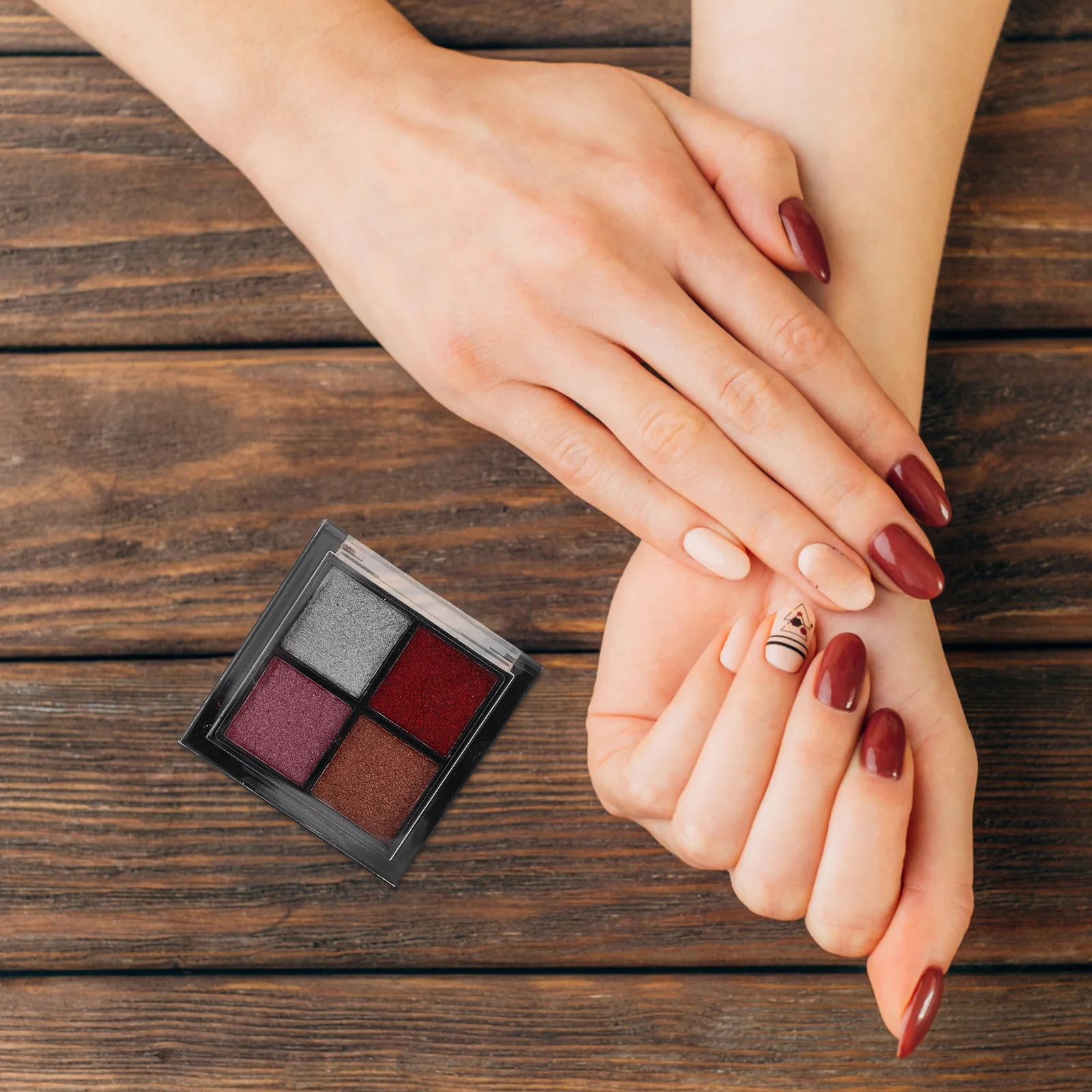 Paillettes glitter per unghie 4 colori Fiocchi scintillanti Accessori per manicure Tavolozza di polvere riflettente per decorazioni per nail art