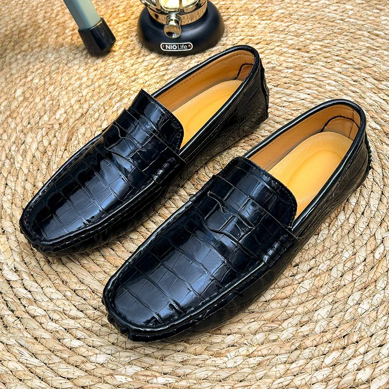 ใหม่แฟชั่นLoafersสําหรับชายคลาสสิกรองเท้าสบายๆคุณภาพสูงPUหนังComfy Mensรองเท้าBrightสีLoafers