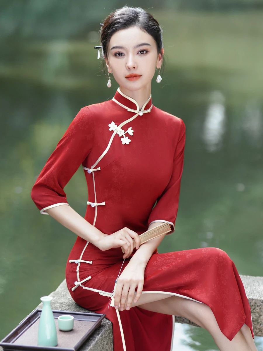 

Young Toast Clothing High-End Long Cheongsam New Product Bride Engagement Get a Certificate Daily Court Banquet Back to the Door