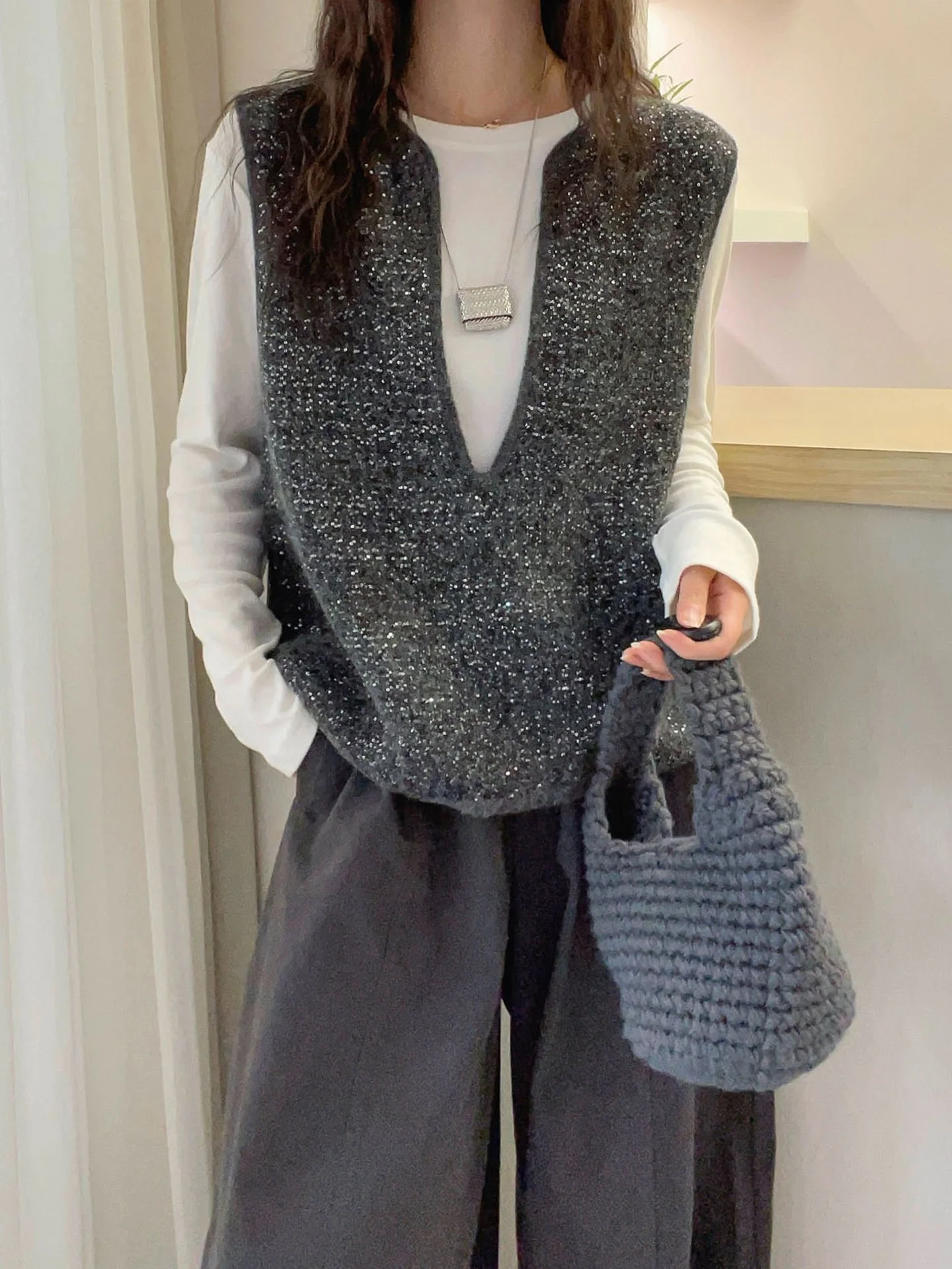 

Вязаный многослойный жилет Svel с блестками и v-образным вырезом, однотонный женский модный маленький ence, осень 2025 г.