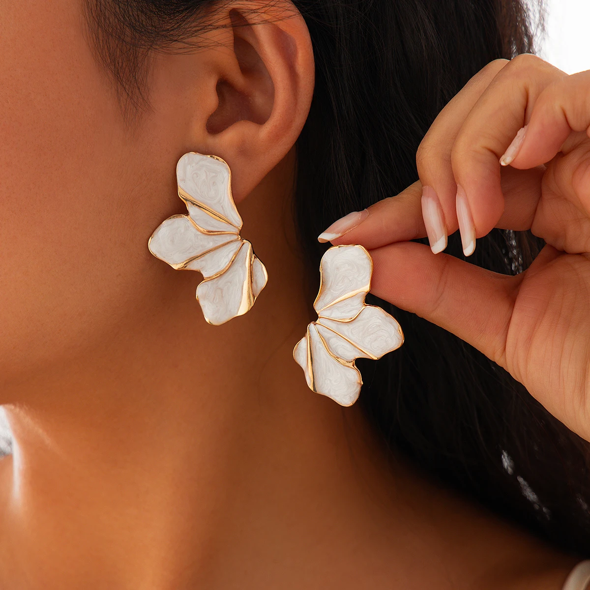 

IngeSight.Z Fashion Drip Oil Asymmetric Flower Petal Earrings for Women Luxury Piercing Earrings Stud Female Jewelry Gift