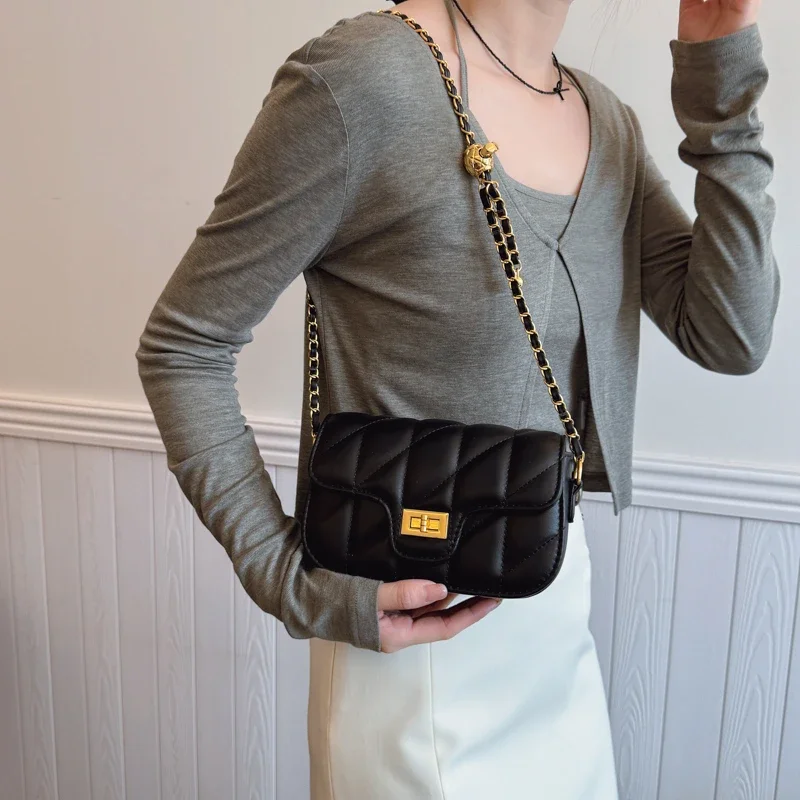 

Stylish Solid Color Clutch Bag For Women With Minimalist Vintage Design And High-End Leather Commuter Feature