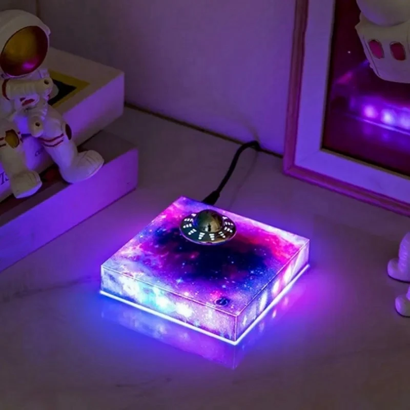 

Орнамент на магнитной подвеске НЛО, звездный свет, универсальное вращение, красочное освещение, украшение для офиса и дома, рабочего стола, подарок-SPMI