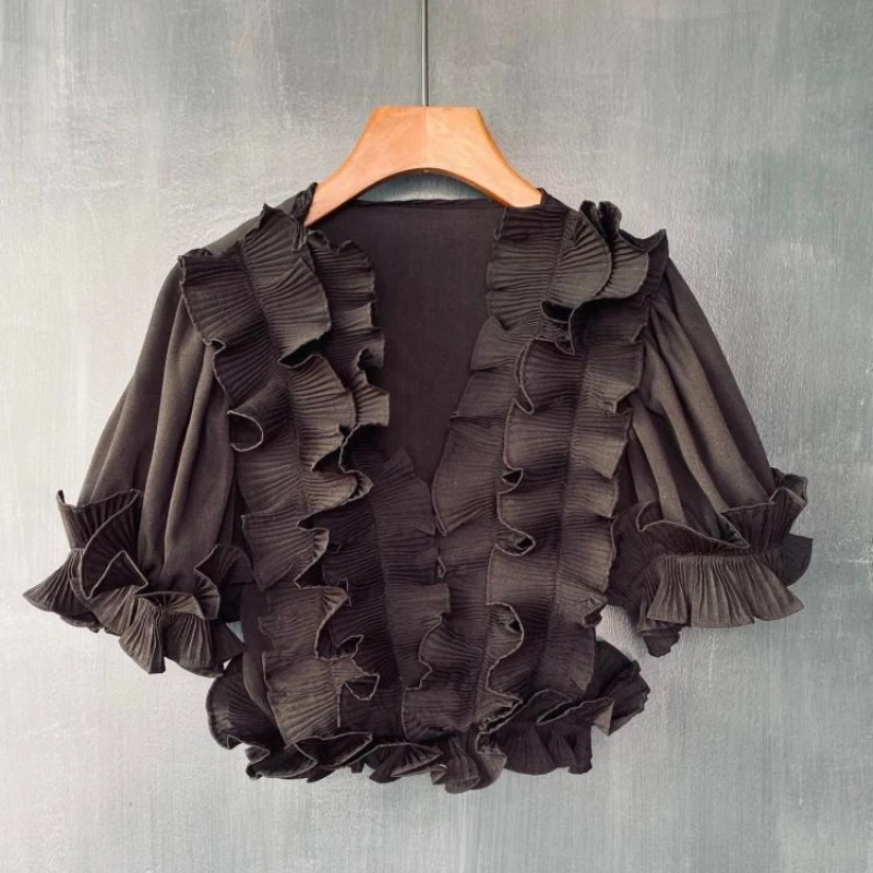 

European Shirt Women's Summer 2026 New Deep V-Neck Pleated Lace Stitched Loose Cropped Top Temperament Commuter Women's Clothing