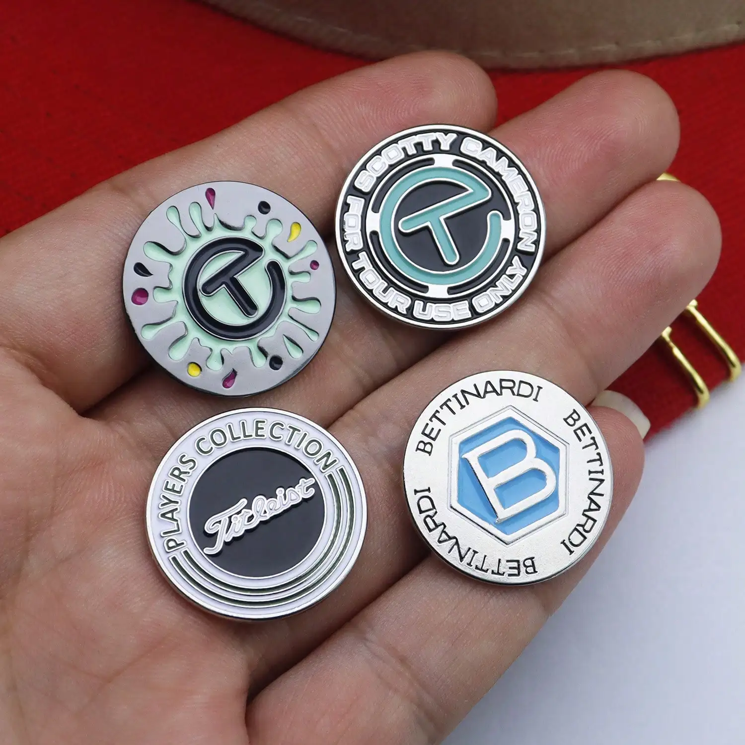 

Metal Magnetic Hat Clip Golf Ball Marker Enamel Painted Creative Sports Golf Training Accessory