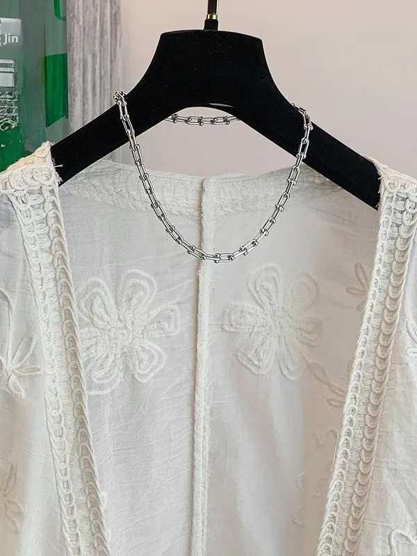 سترة صيفية جديدة لعام 2025 بتصميم عتيق مطرز من القطن بأكمام طويلة وفتحة أمامية للحماية من الأشعة فوق البنفسجية وقميص مكيف للهواء