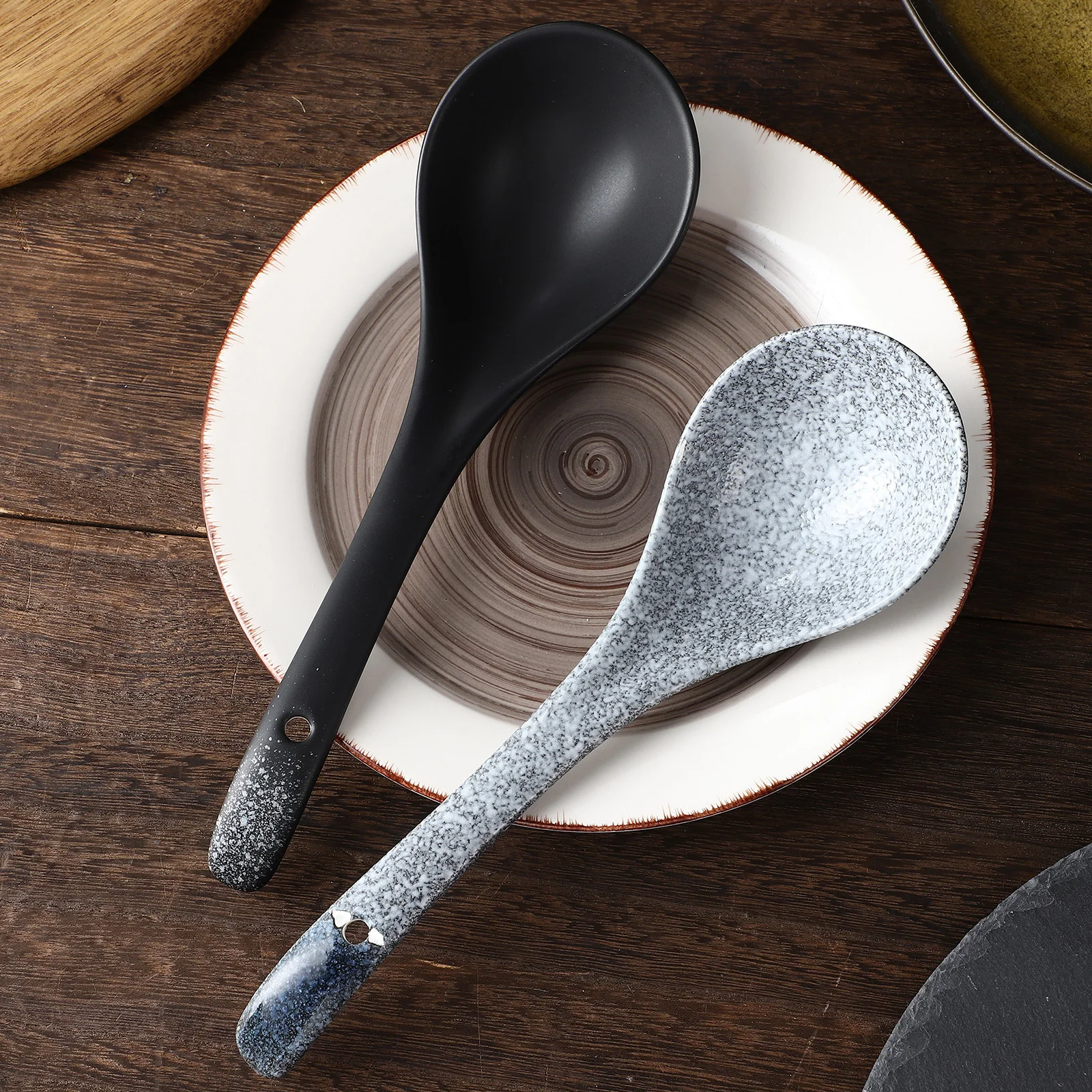 

2Pcs Premium Ceramic Soup Ladles Japanese Vintage Design Large Spoons for Soup Pasta Oatmeal Home Restaurant Use