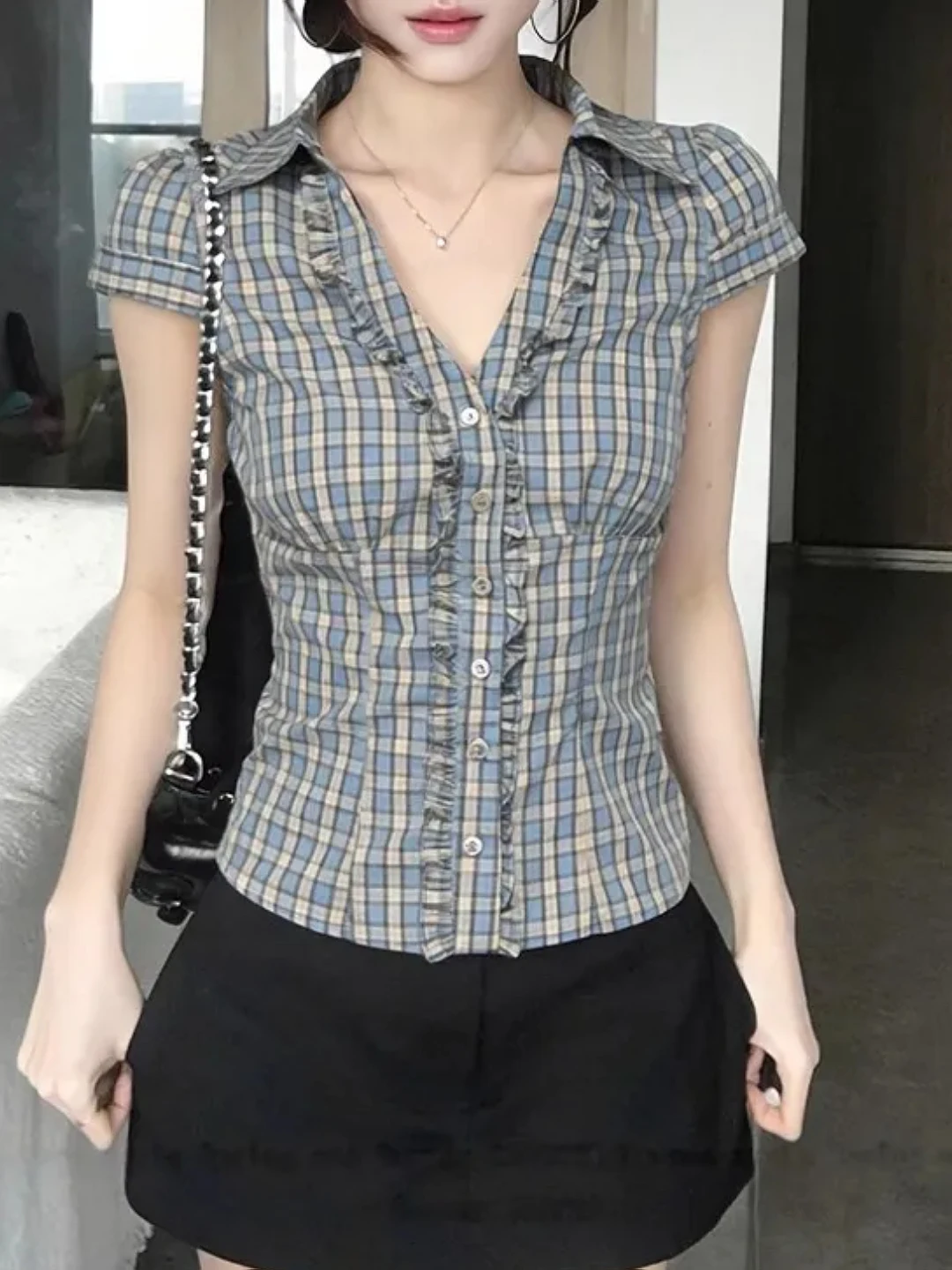 

Blue Plaid V-Neck Short Sleeve Shirt Women's plus Size Fashion Design Waist-Cinching Shoulder-Length Polyester Fiber Top