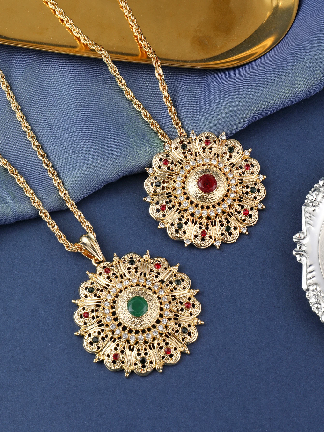Moroccan Big Sunflower Pendant Necklace Gold Twist Chain Colorful Rhinestone Inlaid Ethnic Women Wedding Party Statement Jewelry