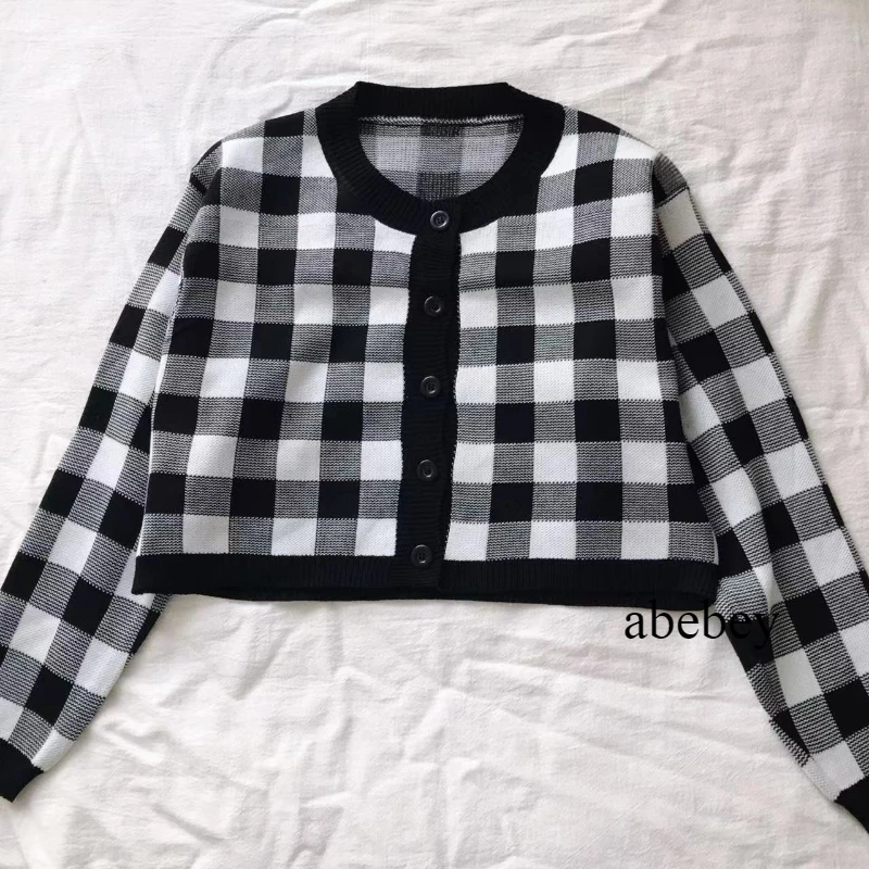 2026 New Autumn Winter Womer Knitwears O-neck Long Sleeve Knitted Sweaters Single Breasted Hit Color Plaid Short Cardigans Tops