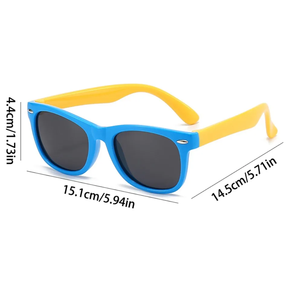 نظارات شمسية عصرية مضادة للأشعة فوق البنفسجية مستقطبة خفيفة الوزن للأطفال، نظارات شمسية رائعة بإطار كبير من TAC على شاطئ البحر