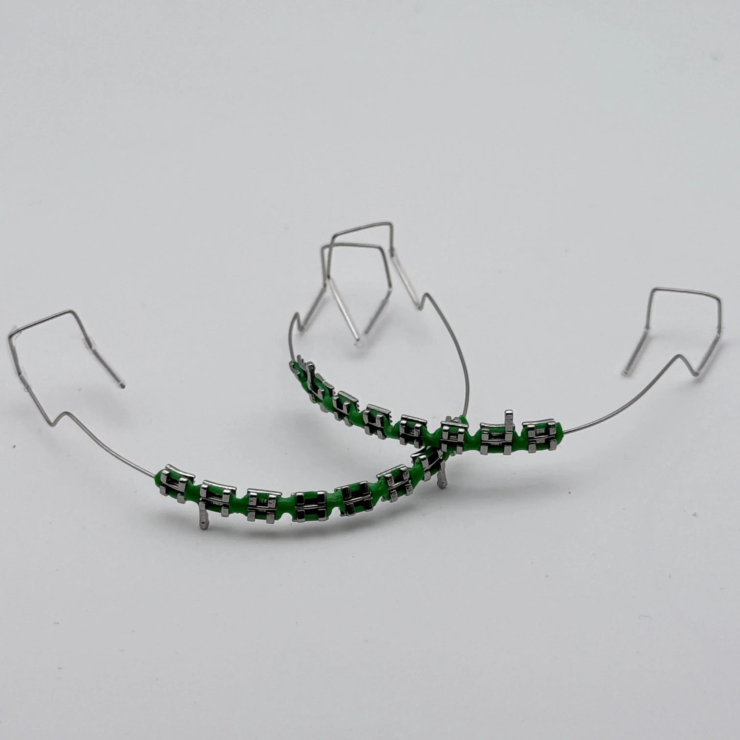 

Набор из 2 предметов для декорации зубных протезов из нержавеющей стали, профессиональный матричный дизайн, идеально подходит для подарков на День благодарения и Рождество