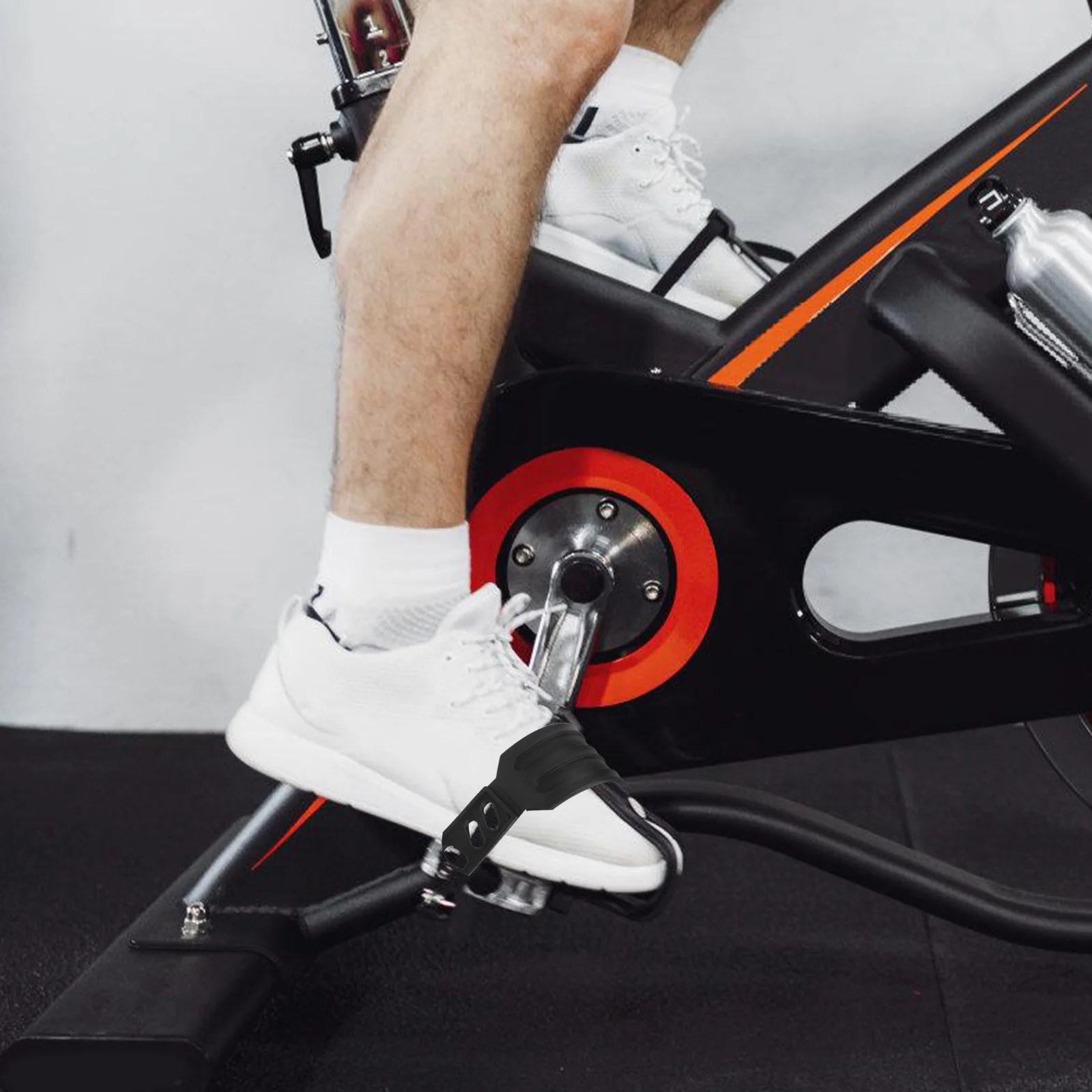 

1Pair Sports Bike Pedal Straps Durable Plastic Gym Cycle Pedal Belts Adjustable for Most Stationary Bikes Bike Straps