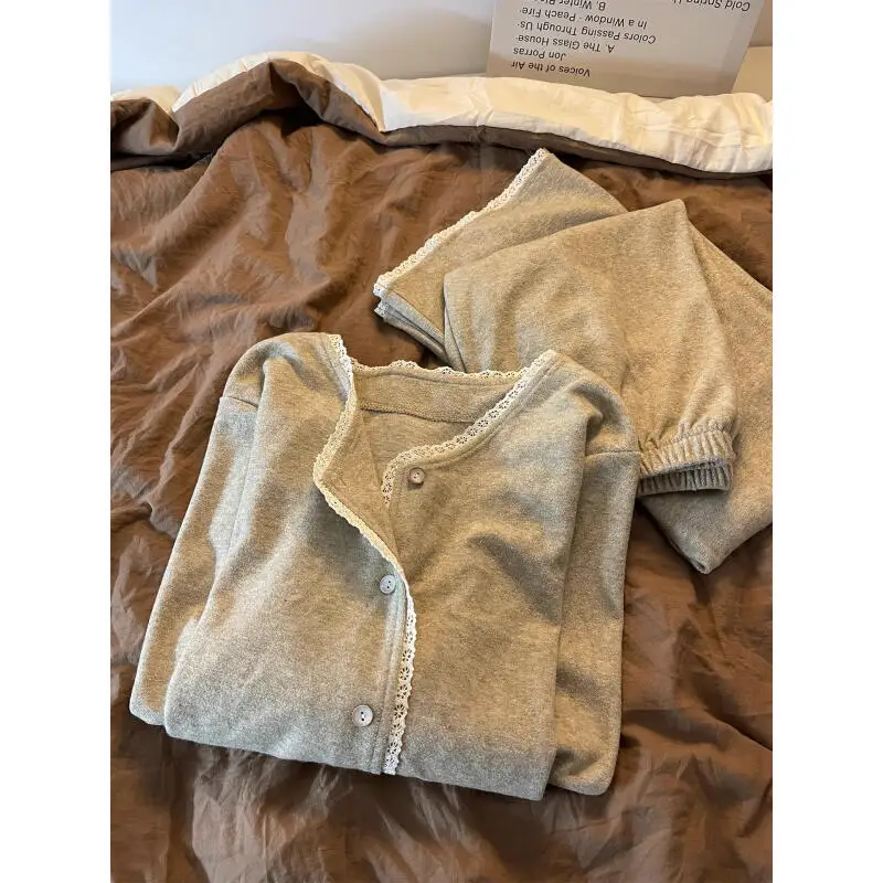 秋冬新作 レディース ホームウェア ソフトな女性用パジャマセット アウターとしても着用可能 ナイトウェア ベルベットフリース パジャマセット 保温性のある寝間着