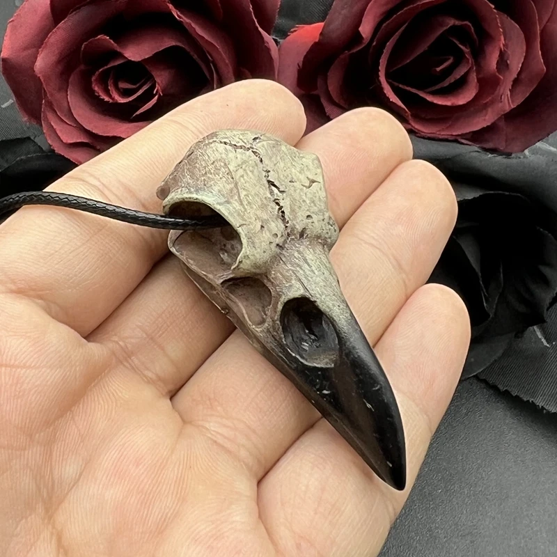 3D Goth Raven Skull Naszyjnik Replika z żywicy Raven Magpie Crow Gothic Prezent Halloween Raven Skull Naszyjnik