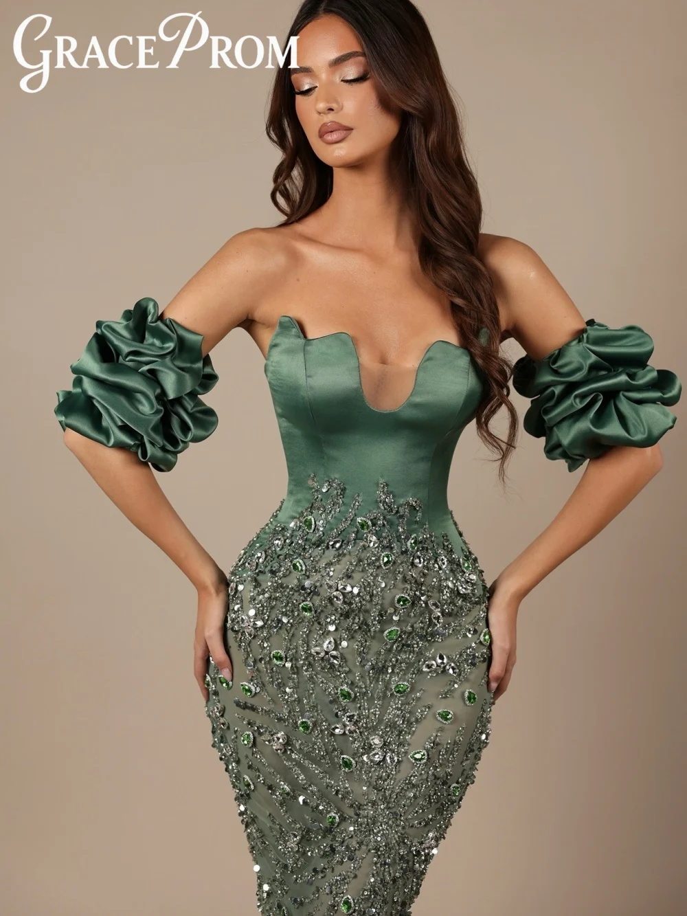 

Enchanting Strapless Evening Dress 2026 Luxurious Beaded Carpet Gown Formal Crystal Green Floor Length Party Gown فساتين