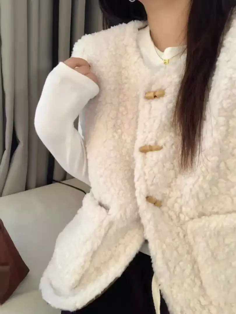 معطف نسائي ناعم ومريح من صوف الحملان لخريف وشتاء 2026، تصميم جديد أنيق متعدد الاستخدامات بكتف واحد