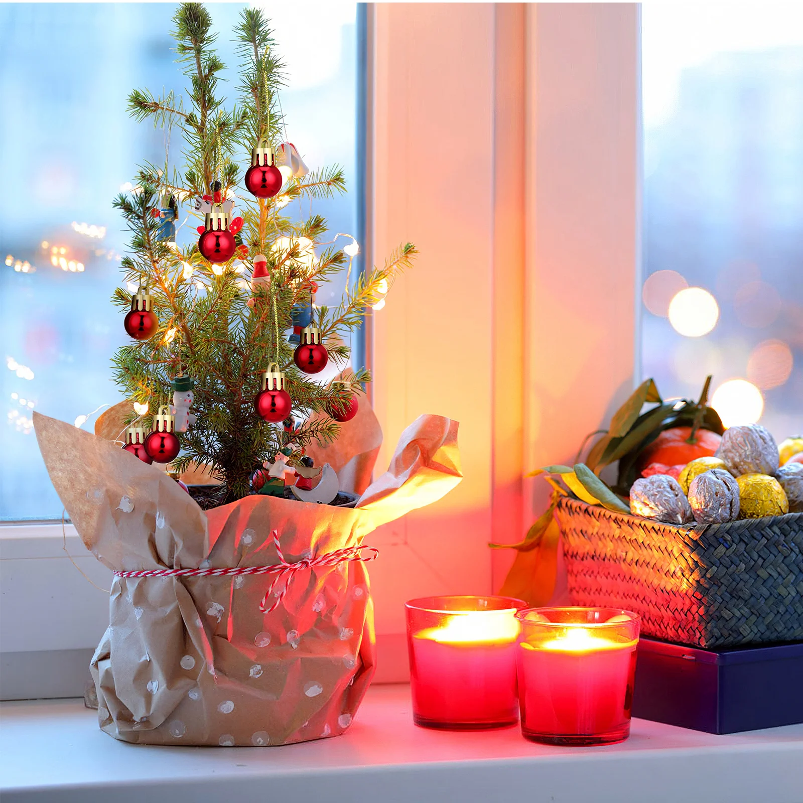 

24Pcs 2Cm Christmas Ball Hanging Decorations Mini Pendants for Tree Home Garden Patio Bar Festival Party Ornament Supplies Red