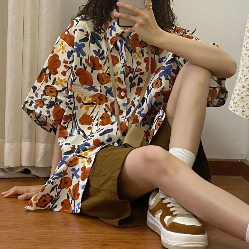 

Japanese Retro Niche Chic Top for Women Summer Loose Hawaiian Style Short Sleeved Floral Shirt for Women Ins Trend