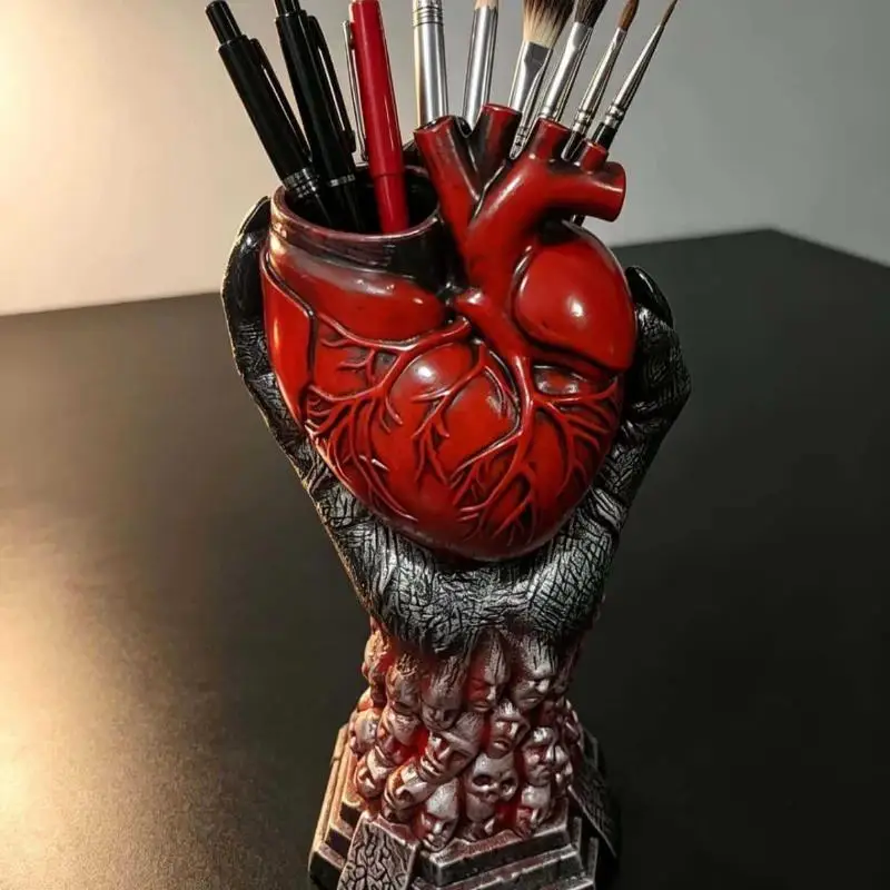 Creative Gothic Anatomical Heart Resin Vase Skull Base Non-slip Design Spooky Ornament for Halloween Home Living Room Decor