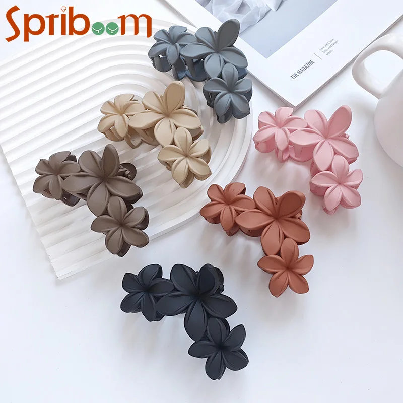 

Fashion Frosted Hair Clips Resin Solid Colors Flower Hair Claw Clip Sweet Personality Crab Hairpin Women Hair Accessories Korean