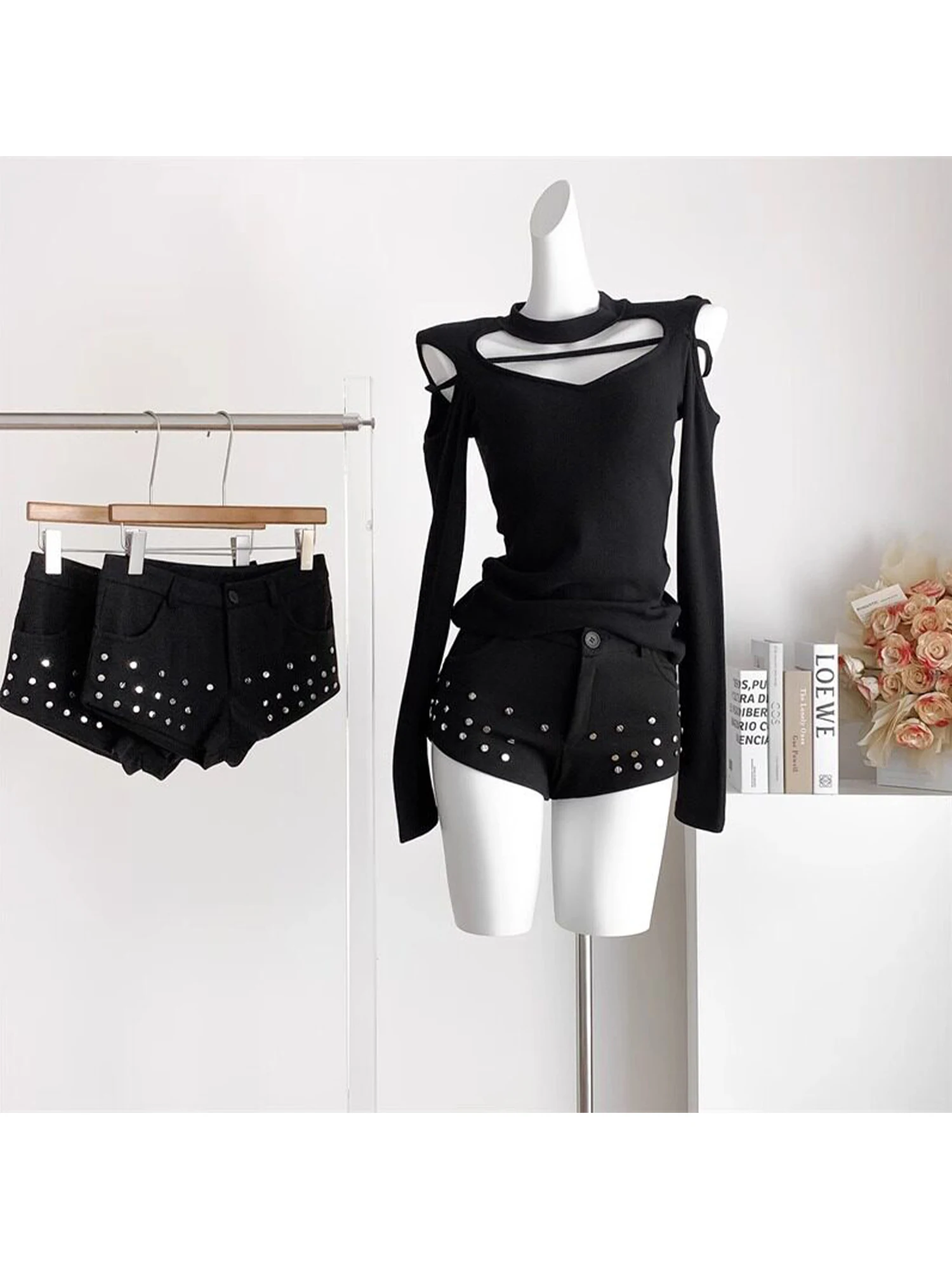 Women's Black Gothic Emo Mini Shorts Hot Girl Y2K Harajuku Vintage 2000s Micro Shorts High Waist Slim Fit Hot Pants Summer 2026