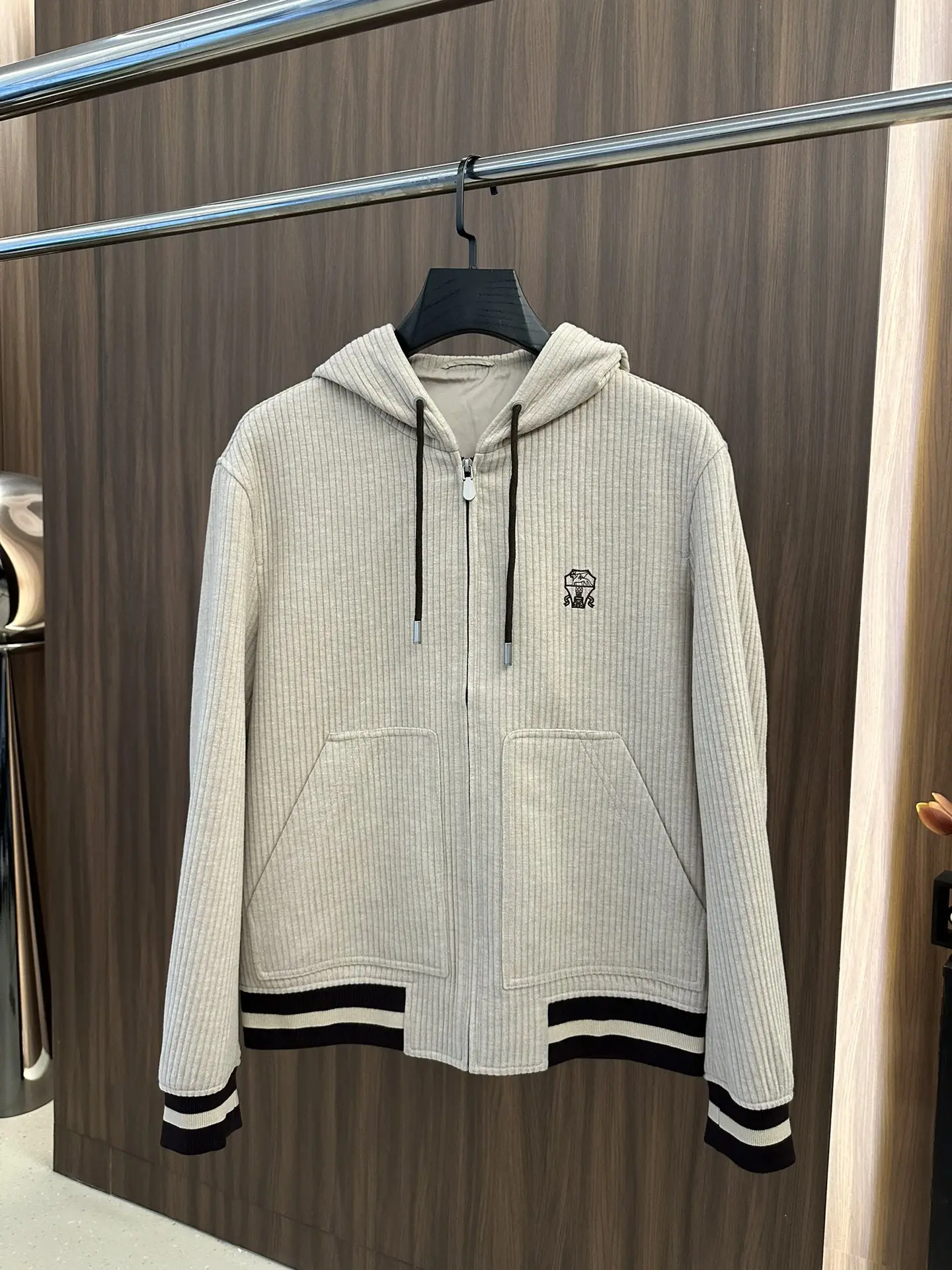 

BILLIONAIRE SIJITONGDANew style jacket/hooded suit Striped fabric Chest logo embroidery Three-dimensional tailoring